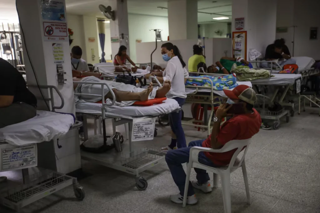 Expertos advierten que la politización de la salud agudiza la crisis en Colombia. Sistema de Salud colapsado