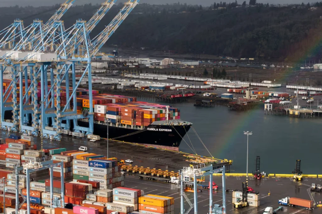 Nueva política arancelaria de EE. UU. altera estrategia de exportación de empresas colombianas.