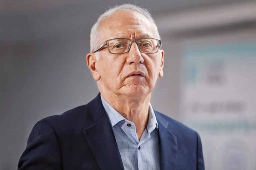 Pacientes denuncian al ministro de Salud ante la Fiscalía.