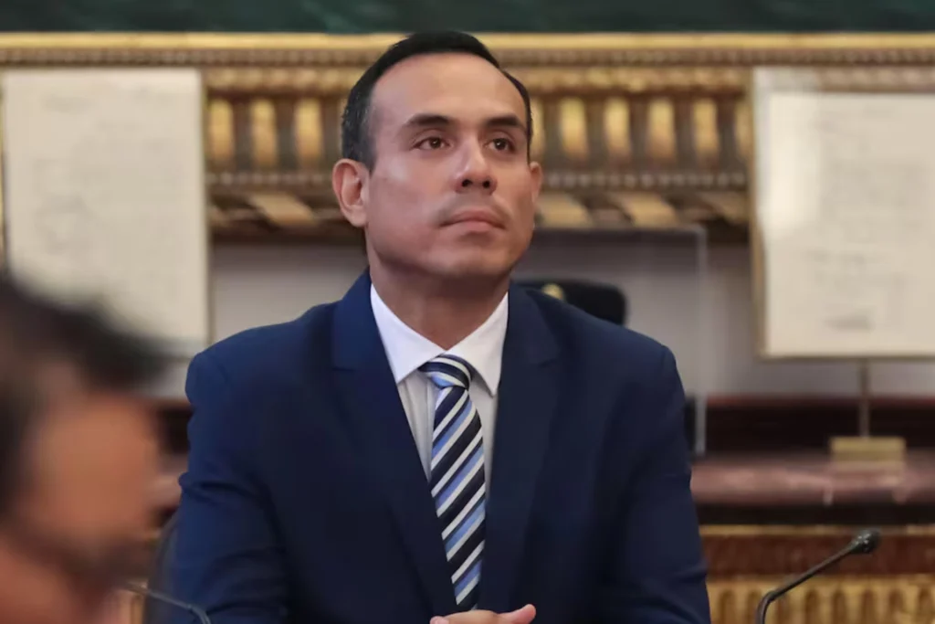 Perú destituye al presidente José Jerí en medio de múltiples escándalos y acusaciones de corrupción.