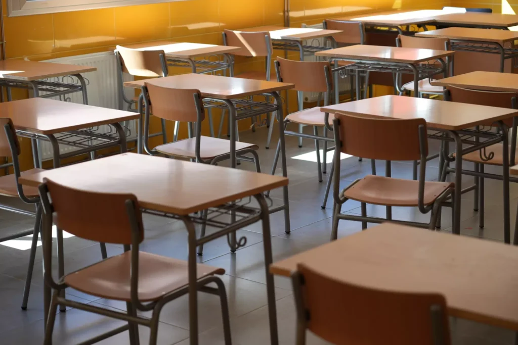 Cierran temporalmente colegio en Tunja tras detectar contagios del virus de manos, pies y boca