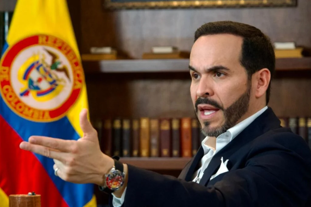 De la Espriella denuncia posible plan en su contra y pide investigación