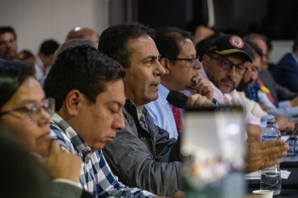 Fin a bloqueos en Santander tras acuerdo por impuesto predial