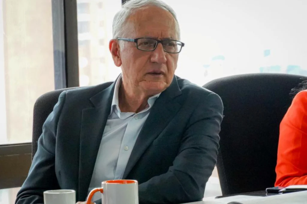 Ministro de Salud responde ante la Corte por recursos del Sistema