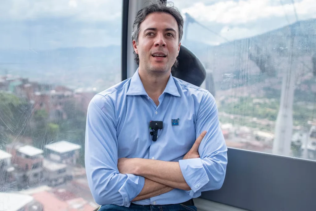 El colapso de la intervención; Quintero purga a los interventores ante el fracaso operativo del Sistema de Salud