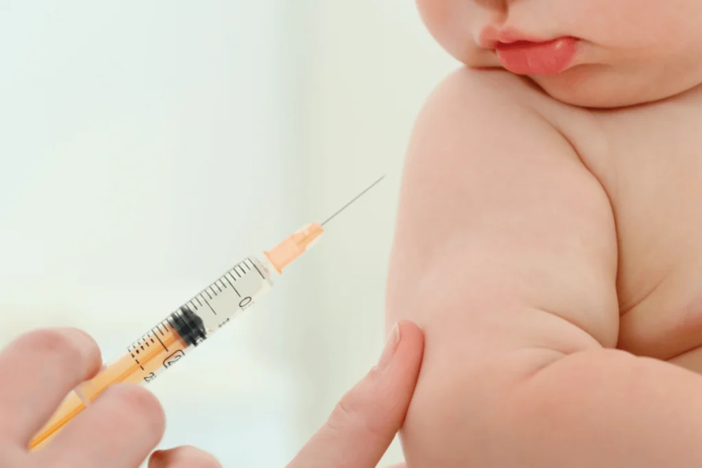 Minsalud activa estrategia especial para proteger a bebés del sarampión