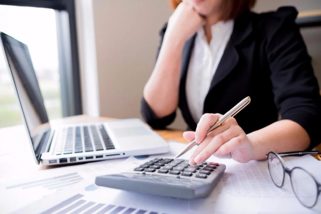 ¿Necesito un contador para declarar renta? Estos son los casos en los que sí y en los que no