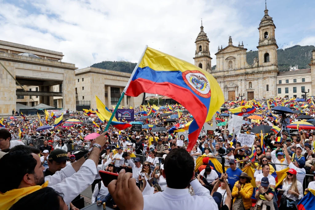 Petro convoca movilizaciones para el 20 de julio en defensa de las reformas sociales
