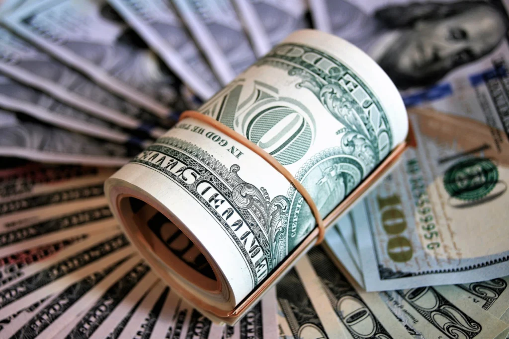 El dólar está en su nivel más bajo en 7 años: la historia real detrás de la baja, y por qué podría no durar