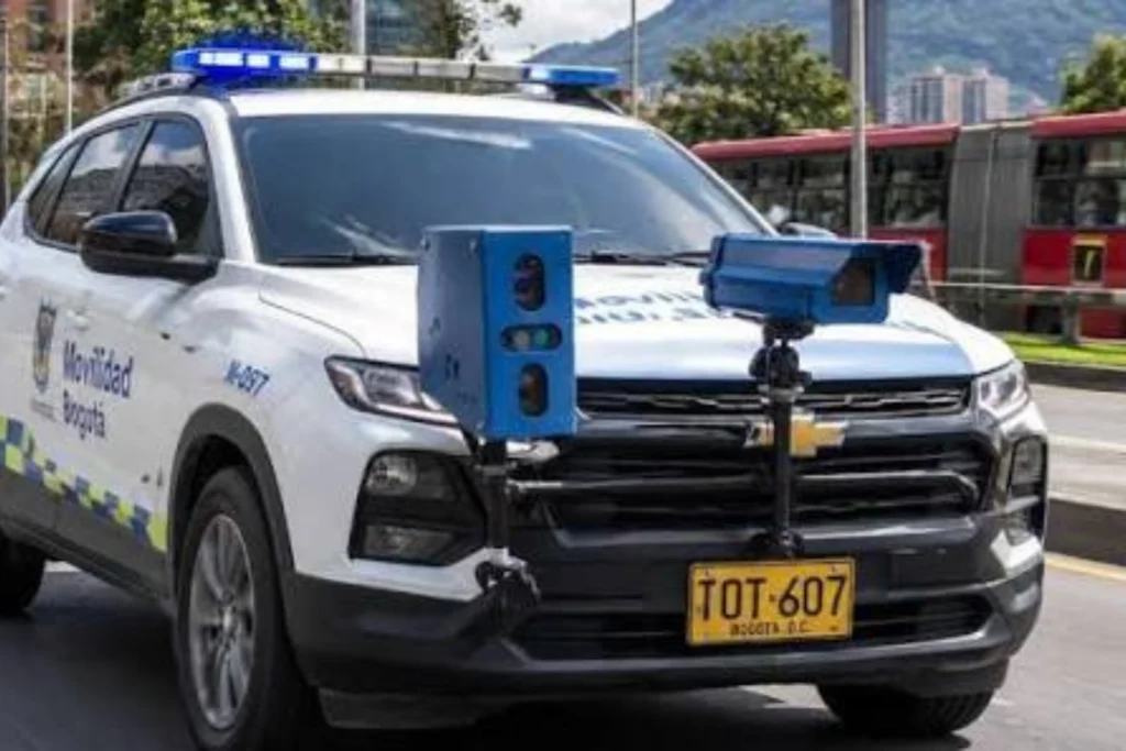 Los carros que ponen fotomultas tendrán que cumplir una nueva condición Carros fotomultas