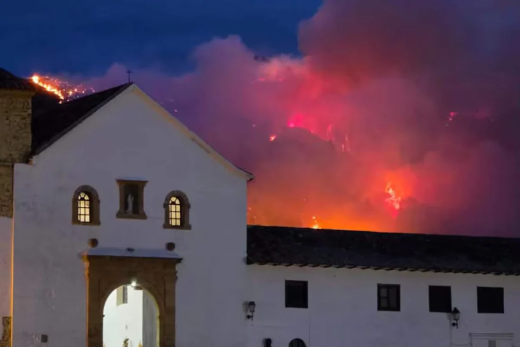 Incendio en Villa de Leyva: ¿su seguro de casa cubre esto? Incendio Villa Leyva